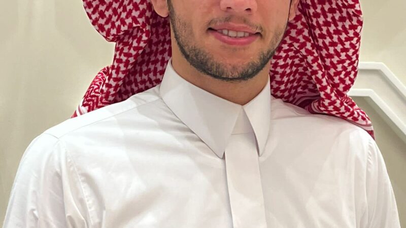 عبدالكريم يحصد جائزة افضل رئيس في قطاع السياحة بالوطن العربي خلال معرض ( A T M ) بدبي
