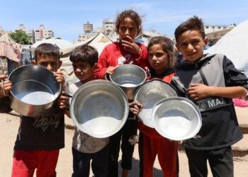مسؤول أممي: أطفال غزة يقضون أياما بلا طعام… والأمهات يمنعنهم من اللعب لتوفير الطاقة