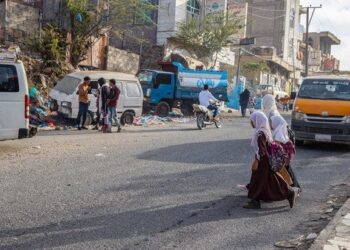 اليمن – لأول مرة منذ قرابة عقد، سلطتا المياه في تعز تتفقان على التعاون عبر خطوط التماس