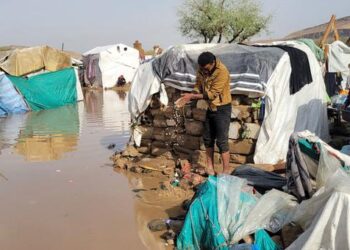 المنظمة الدولية للهجرة تدعو إلى الدعم الدولي، فيما يواجه اليمن فيضانات مميتة