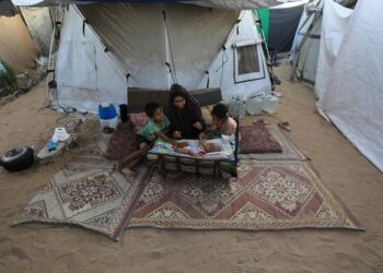 مسؤول أممي: نساء غزة يلدن بين الأنقاض، ولا يمكن للعالم أن يغض الطرف