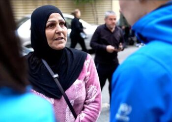 نازحون في لبنان يقطعون رحلات نزوح “طويلة وصعبة” بسبب التصعيد