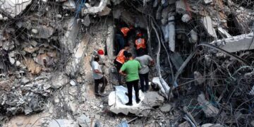 بين الركام والانتظار.. عائلات في غزة تبحث عن رفات أحبائها بعد أكثر من عامين على الحرب